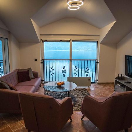Modern Waterfront 3-Bed Apartment โดนาจ์ คอสแทนไนจ์กา ภายนอก รูปภาพ