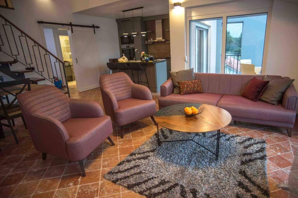 Modern Waterfront 3-Bed Apartment โดนาจ์ คอสแทนไนจ์กา ภายนอก รูปภาพ