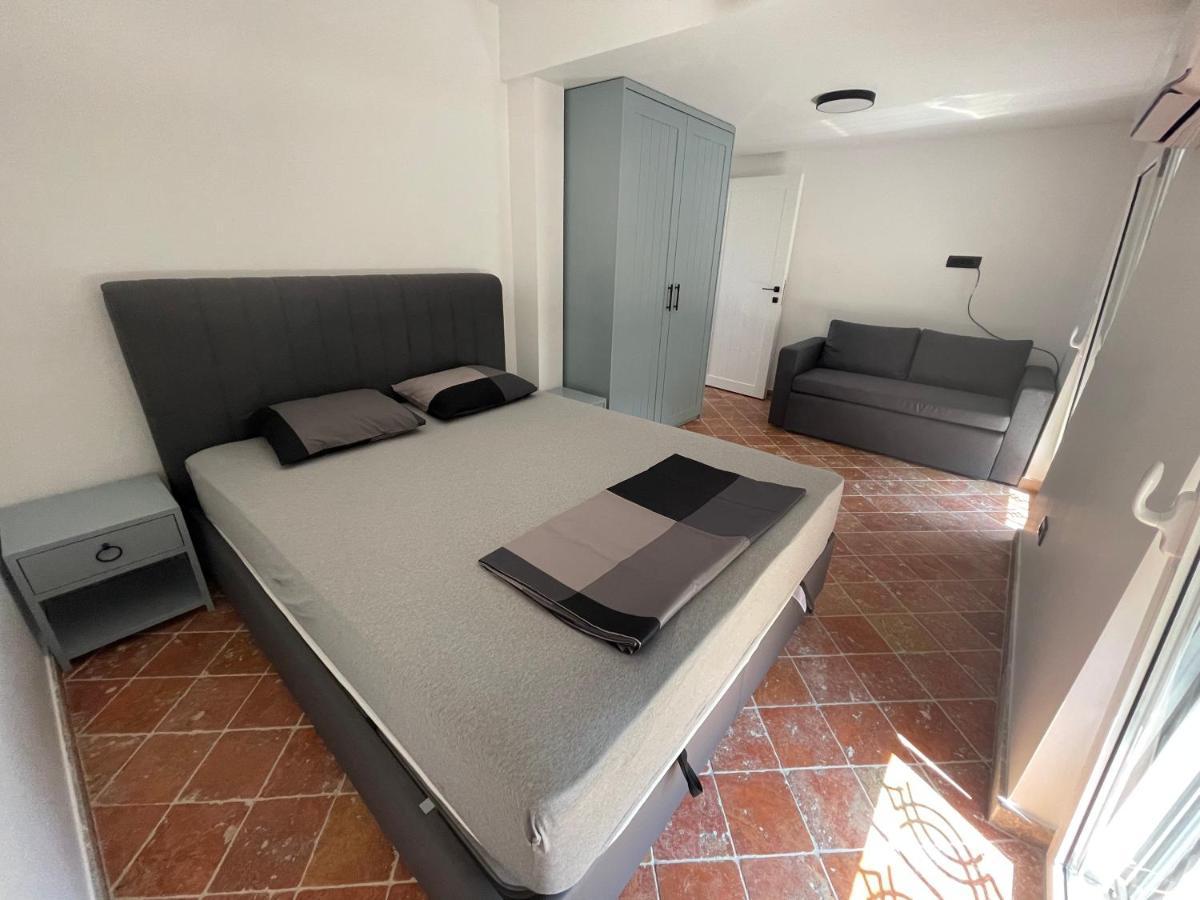 Modern Waterfront 3-Bed Apartment โดนาจ์ คอสแทนไนจ์กา ภายนอก รูปภาพ