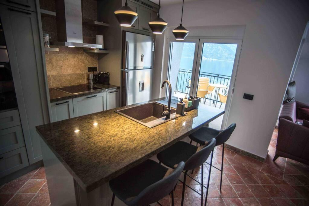 Modern Waterfront 3-Bed Apartment โดนาจ์ คอสแทนไนจ์กา ภายนอก รูปภาพ