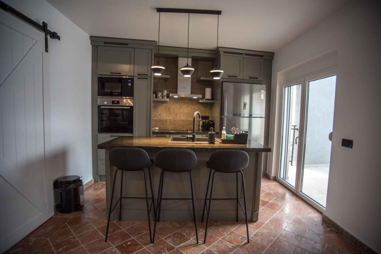 Modern Waterfront 3-Bed Apartment โดนาจ์ คอสแทนไนจ์กา ภายนอก รูปภาพ